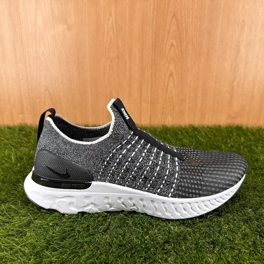 Nike React Phantom Run Flyknit 2 Oreo CJ0280-002 Women's Sz 11 / Men's Sz 9.5